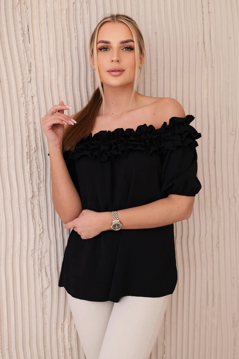 Black Spanish blouse with a small ruffle