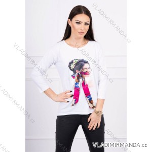 Blouse with graphics and colorful 3D bow black